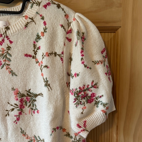 LC Lauren Conrad Cream Sweater with Pink Floral Design - Picture 4 of 7